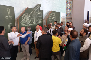 بازدید میهمانان خارجی مراسم بزرگداشت امام خمینی (س) از نمایشگاه دستاوردهای هوافضای سپاه