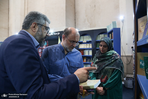 حضور حجت الاسلام و المسلمین علی کمساری در سی و ششمین نمایشگاه کتاب تهران
