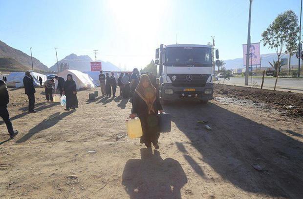 400 هزار لیتر نفت سفید از کردستان به مناطق زلزله زده کرمانشاه ارسال شد