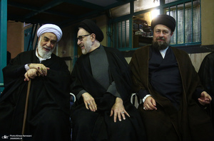 مراسم تشییع آیت الله حسن صانعی (ره) از حسینیه جماران - 3