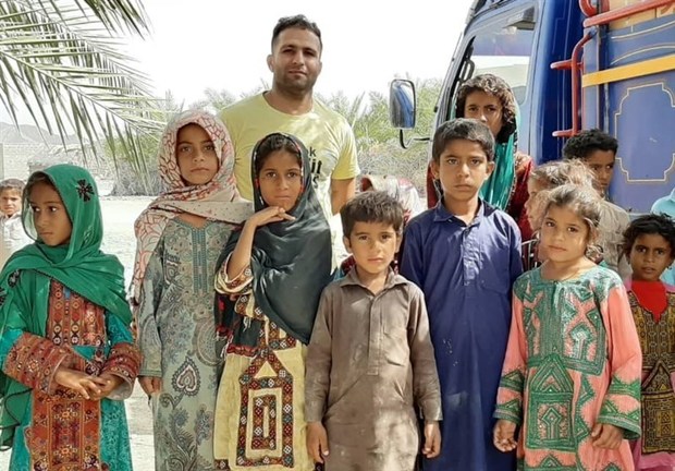 حضور قهرمان کشتی ایران در مناطق مرزی استان سیستان و بلوچستان+ عکس
