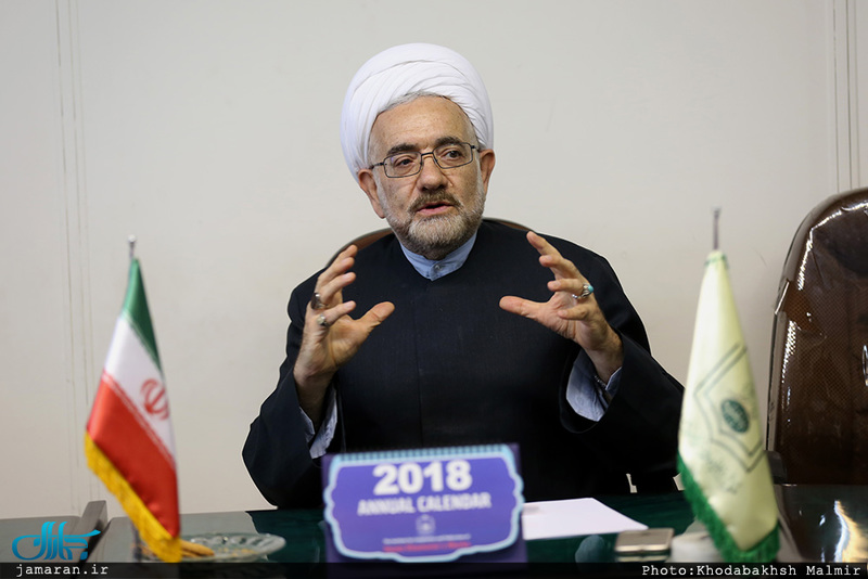 دیدار  گردشگران آلمانی و اتریشی با حجت الاسلام والمسلمین دکتر مقدم 