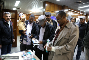 بازدید جمعی از طلاب دانشجو کشور سودان از بیت امام خمینی در ایام دهه فجر