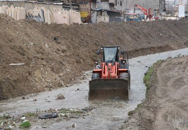 عملیات لایروبی کانال‌ها و مسیل‌های تبریز سرعت می‌گیرد