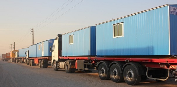 20 دستگاه کانکس توسط فرمانداری شهرستان ری به مناطق زلزله زده کرمانشاه ارسال شد