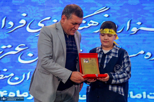مراسم تجلیل از دانش آموزان برگزیده فرهنگی، هنری و قرآن، عترت و نماز منطقه 19