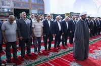 بازدید پزشکیان از مسجد کبود ایروان و اقامه نماز با نمازگزاران (9)