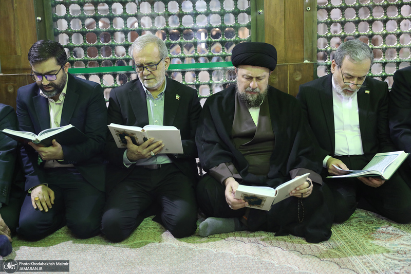 تجدید میثاق رئیس‌جمهور و اعضای دولت با آرمان‌های حضرت امام خمینی