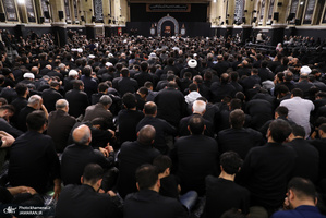 آخرین شب مراسم عزاداری حضرت اباعبدالله الحسین (ع) در حسینیه امام خمینی