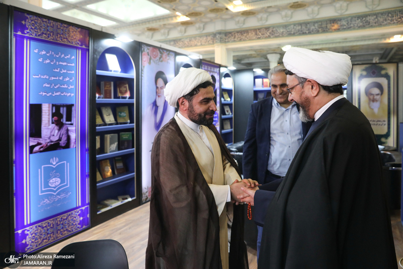 بازدید رئیس موسسه تنظیم و نشر آثار امام خمینی از نمایشگاه بین المللی قرآن کریم