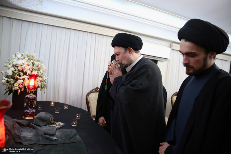 حضور سید حسن خمینی در منزل سردار شهید سلامی با خانواده این شهید والامقام دیدار و گفت‌وگو کرد.