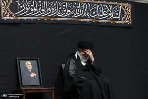 آخرین شب مراسم عزاداری حضرت اباعبدالله الحسین (ع) در حسینیه امام خمینی