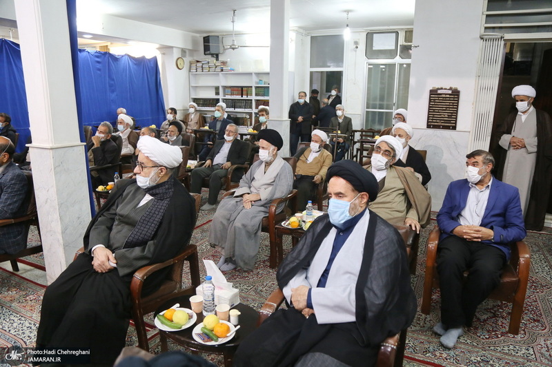 رونمایی از کتاب های «المکاسب المحرمه» و«ملحق العروه الوثقی» تالیف آیت الله العظمی صانعی(ره)