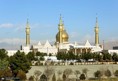 چه کسی گفته حرم امام بسته است؟