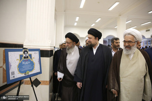 بازدید آیت الله نور مفید از نمایشگاه وکلای شرعی امام خمینی (س)