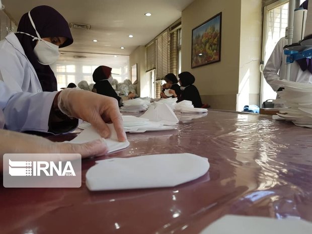 گروه‌های جهادی بوشهر روزانه ۸۰ هزار ماسک و دستکش تولید می‌کنند