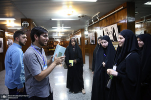 بازدید جمعی از دانش آموزان کشور بوسنی از جماران