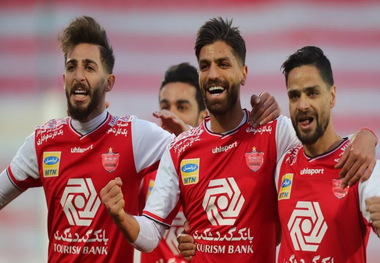 برتری یک نیمه ای پرسپولیس مقابل فولاد