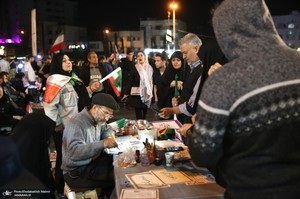 شصت و یکمین اجتماع پر شور مردم در میدان انقلاب