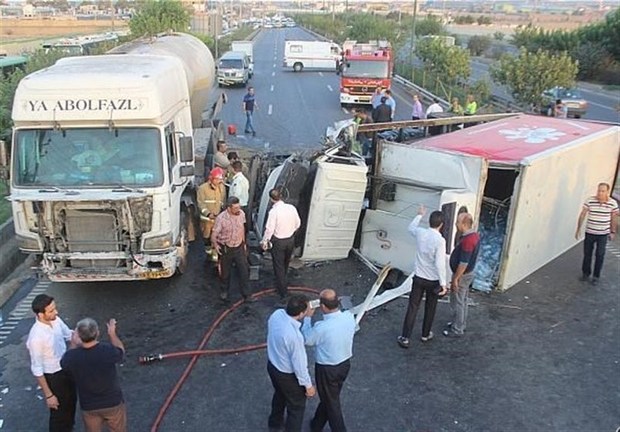 ۱۴ مصدوم و یک کشته در ۳ حادثه رانندگی در اردستان