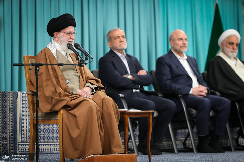 دیدار مسئولان نظام و سفرای کشورهای اسلامی با رهبر معظم انقلاب