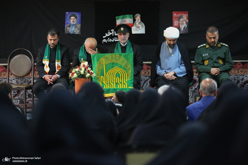 دیدار خادمان امام رضا (ع) با خانواده های شهدای شهرستان فسا