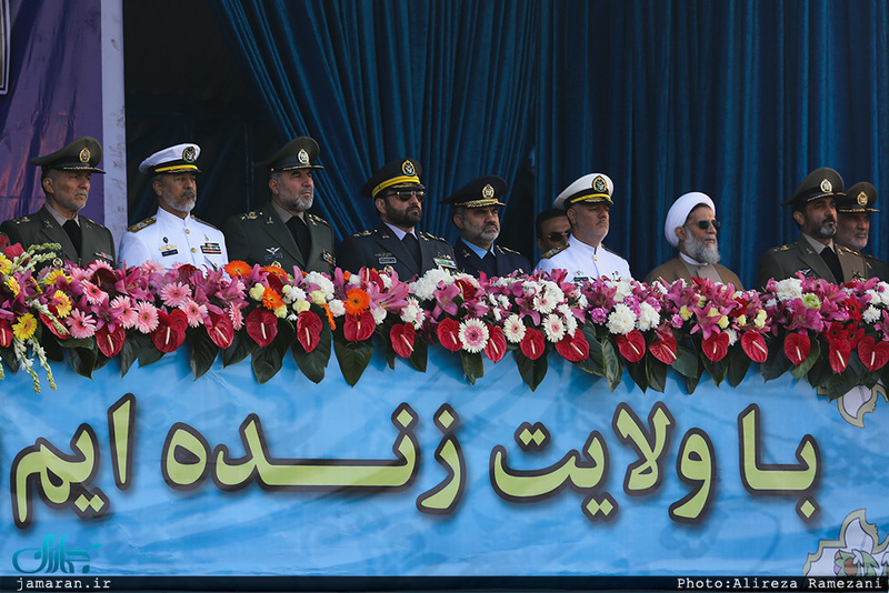 مراسم گرامیداشت روز ارتش جمهوری اسلامی ایران در جوار حرم امام خمینی(س)-1/ رژه