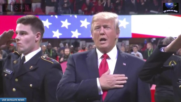 وقتی ترامپ سرود ملی را فراموش می کند+ تصاویر