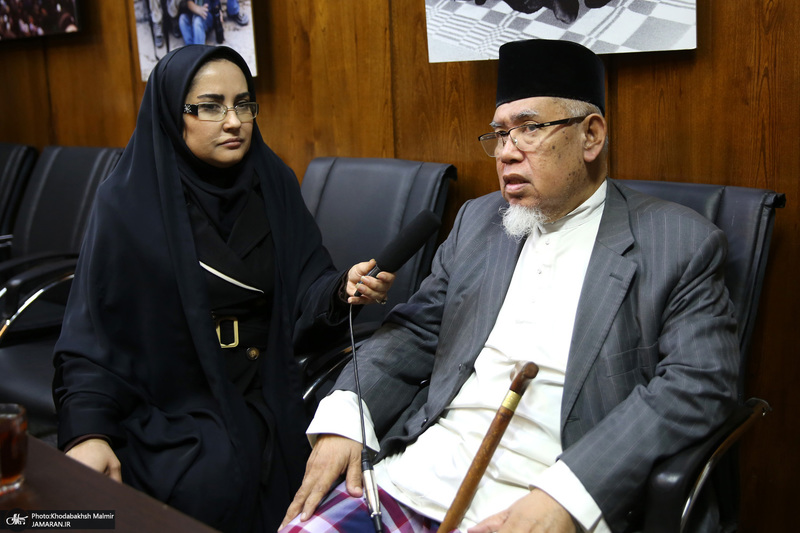 بازدید جمعی از مهمانان شرکت کننده رویداد بین المللی جایزه جهانی امام خمینی از جماران