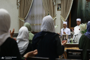 مراسم بزرگداشت امام خمینی(س) در آدریان زرتشتیان