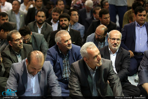 دیدار وزیر ورزش و جوانان و جمعی از ورزشکاران با سید حسن خمینی 