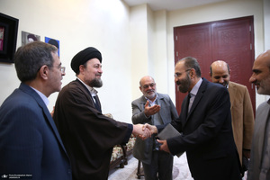 تجدید میثاق رئیس و جمعی از مدیران سازمان صداوسیما با آرمان‌های امام خمینی(س)-2