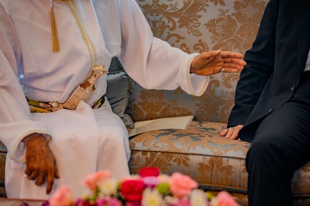 وزیر عمان در دیدار با لاریجانی نامه و پیام به ایران تحویل داد + عکس