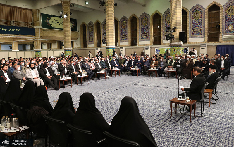 دیدار شاعران و اساتید ادبیات فارسی با رهبر معظم انقلاب