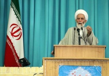 امام جمعه همدان: قوانین کشور براساس هویت ایرانی و اسلامی وضع شود