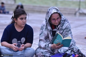 مراسم دعای پرفیض کمیل در حرم امام خمینی (س)