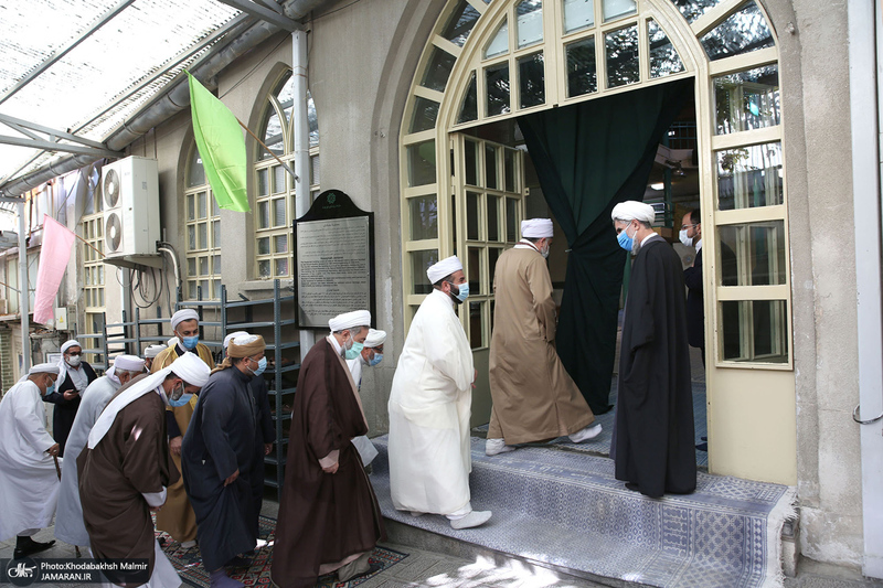 بازدید جمعی از امامان جمعه، روحانیون، علما، فضلا و مدرسین حوزه های علمیه اهل تسنن از جماران