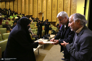 تجلیل از خانواده معظم شهدای خمین در بیت تاریخی امام خمینی