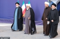 حضور فرزندان رهبر شهید در مراسم اقامه نماز بر پیکر ایشان  (3)