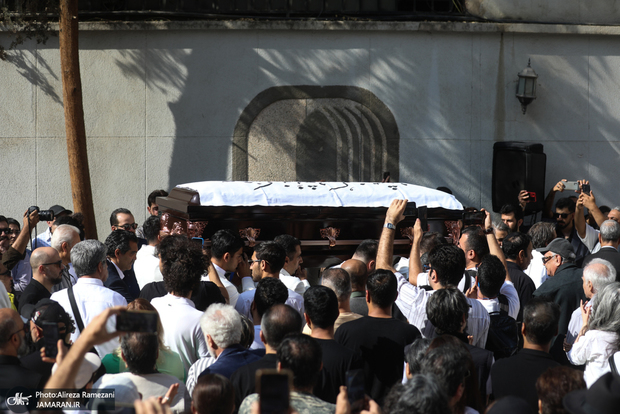 پیکر ناصر تقوایی با نوای سنج و دمام به خانه ابدی رفت + فیلم و گزارش تصویری