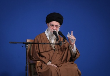  Leader warns US against using language of threats against Iran