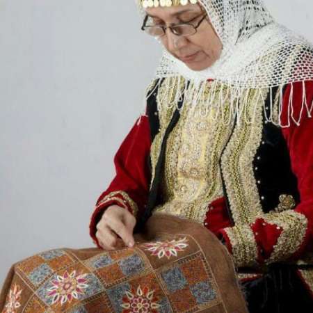 رشتی‌دوزی، هنر اصیل گیلانی و هنرمندی که آن را به یونسکو معرفی کرد