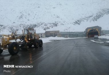 کولاک برف در جاده چالوس  تردد جریان دارد