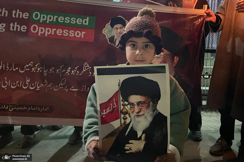 دسته عزاداری شیعیان کشمیر در آستانه تشییع پیکر شهید سید حسن نصرالله (ره)