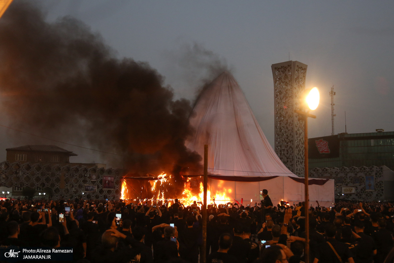 مراسم خیمه سوزان در میدان امام حسین (ع)