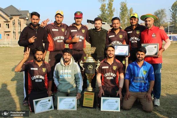 تیم کریکت به نام امام خمینی (ره) در کشمیر قهرمان شد + عکس