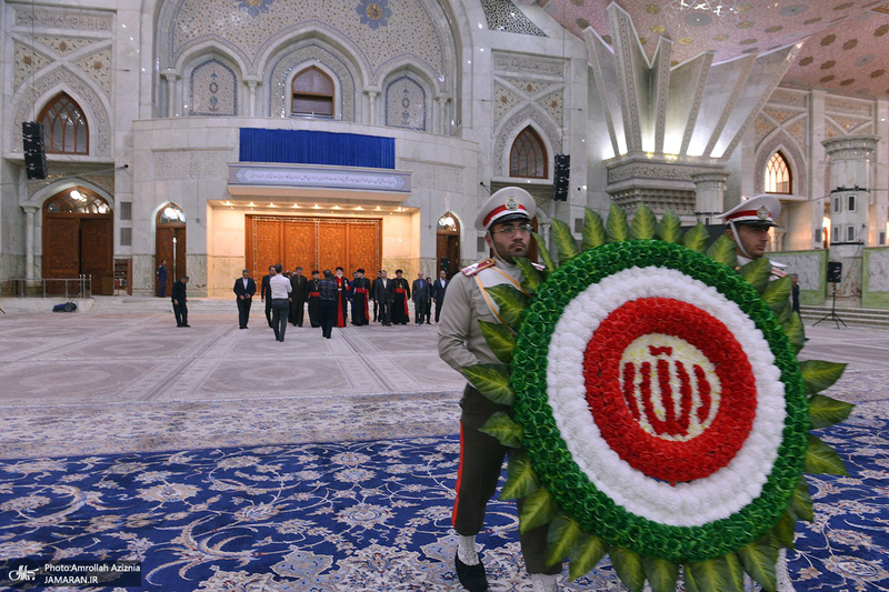 ادای احترام رهبر جهانی آشوریان به حضرت امام خمینی (س)