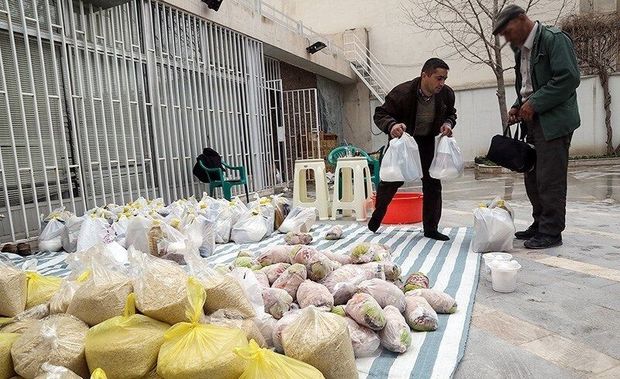۲ هزار بسته مواد غذایی در الیگودرز توزیع شد