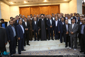 ادای احترام شهردار و اعضای شورای شهر پنجم نسبت به مقام شامخ حضرت امام(س)