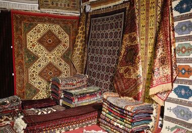 فرش‌های تقلبی معضل صنعت فرش دستباف قم است